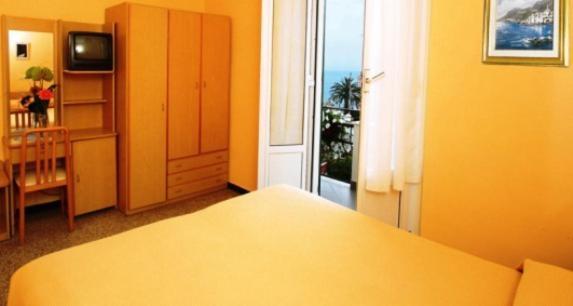 Hotel Villa Bianca Laigueglia Oda fotoğraf