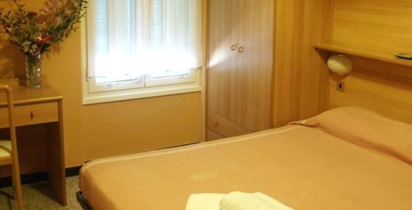 Hotel Villa Bianca Laigueglia Oda fotoğraf