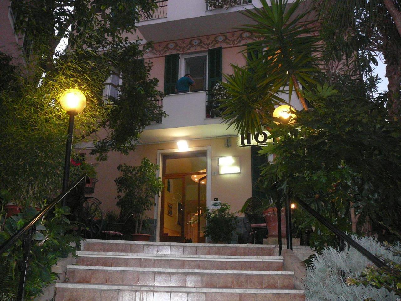 Hotel Villa Bianca Laigueglia Dış mekan fotoğraf